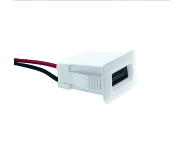 Toma USB-A soporte blanco y conector CST hembra a Driver G5032000
